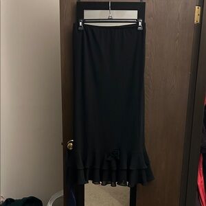 Elegant Black Ruffle Hem Skirt